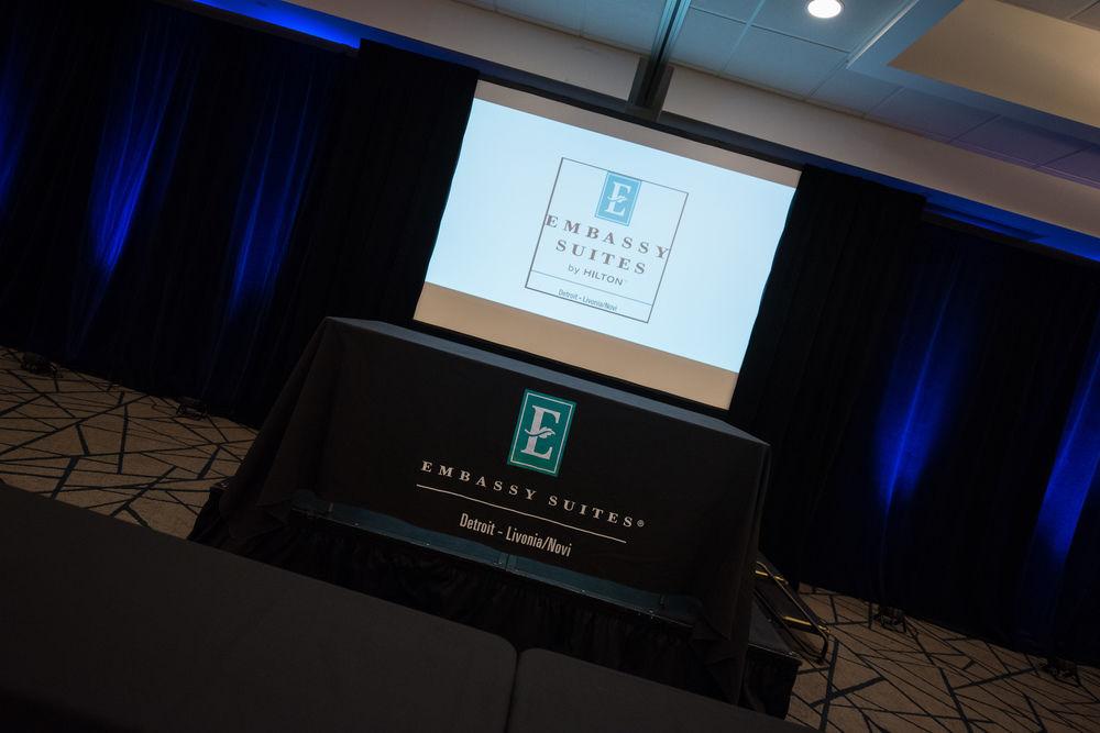 Embassy Suites By Hilton Detroit - Livonia/Novi Kültér fotó
