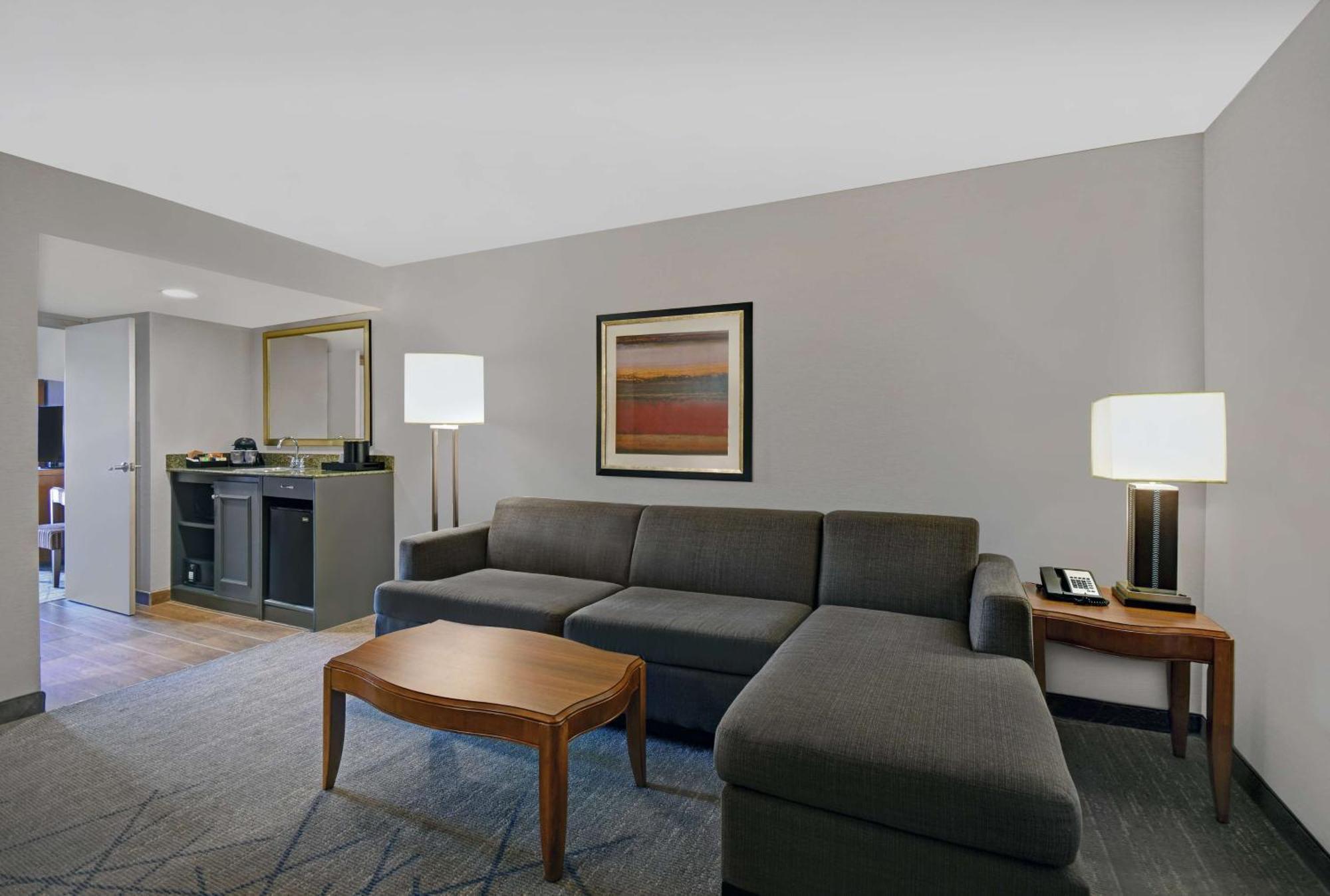 Embassy Suites By Hilton Detroit - Livonia/Novi Kültér fotó