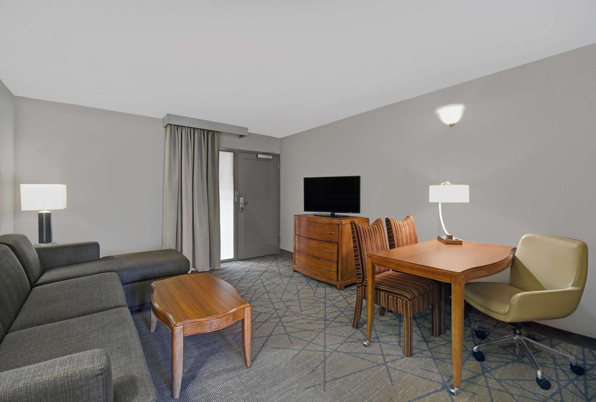 Embassy Suites By Hilton Detroit - Livonia/Novi Kültér fotó