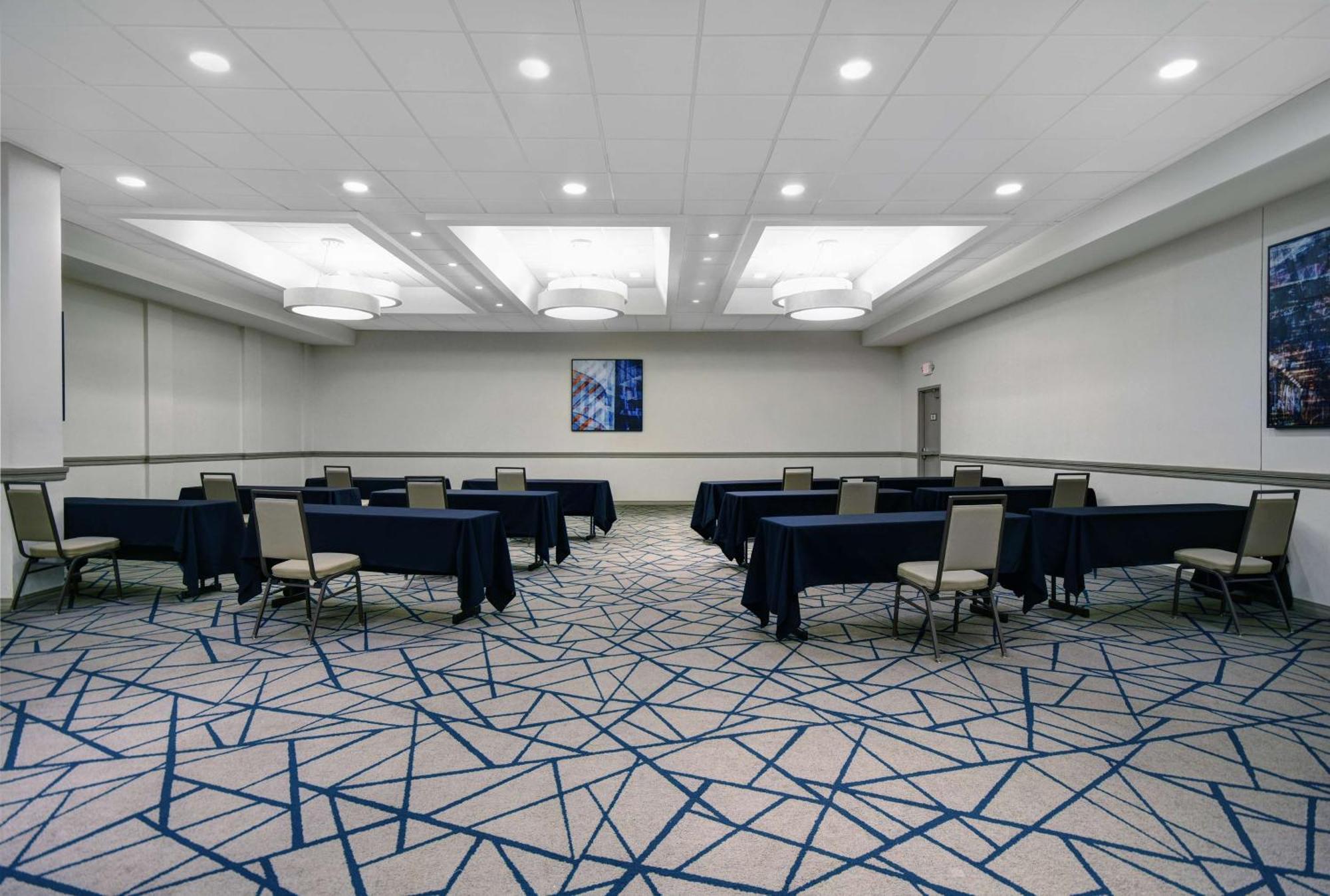 Embassy Suites By Hilton Detroit - Livonia/Novi Kültér fotó