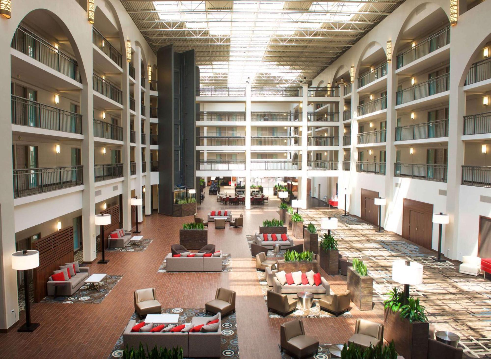 Embassy Suites By Hilton Detroit - Livonia/Novi Kültér fotó