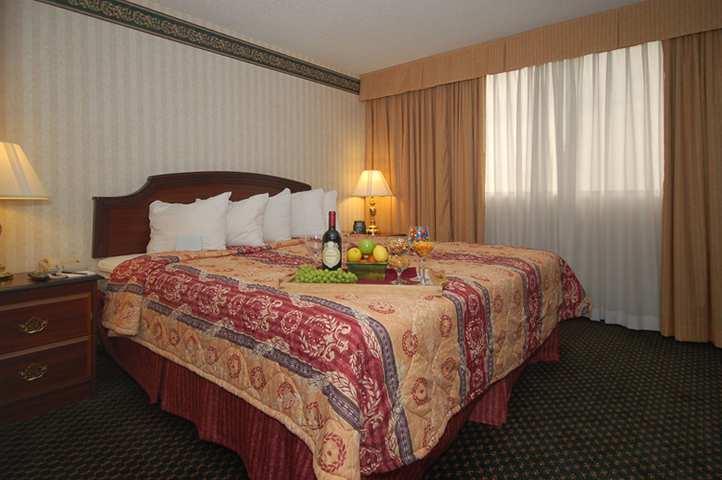 Embassy Suites By Hilton Detroit - Livonia/Novi Kültér fotó
