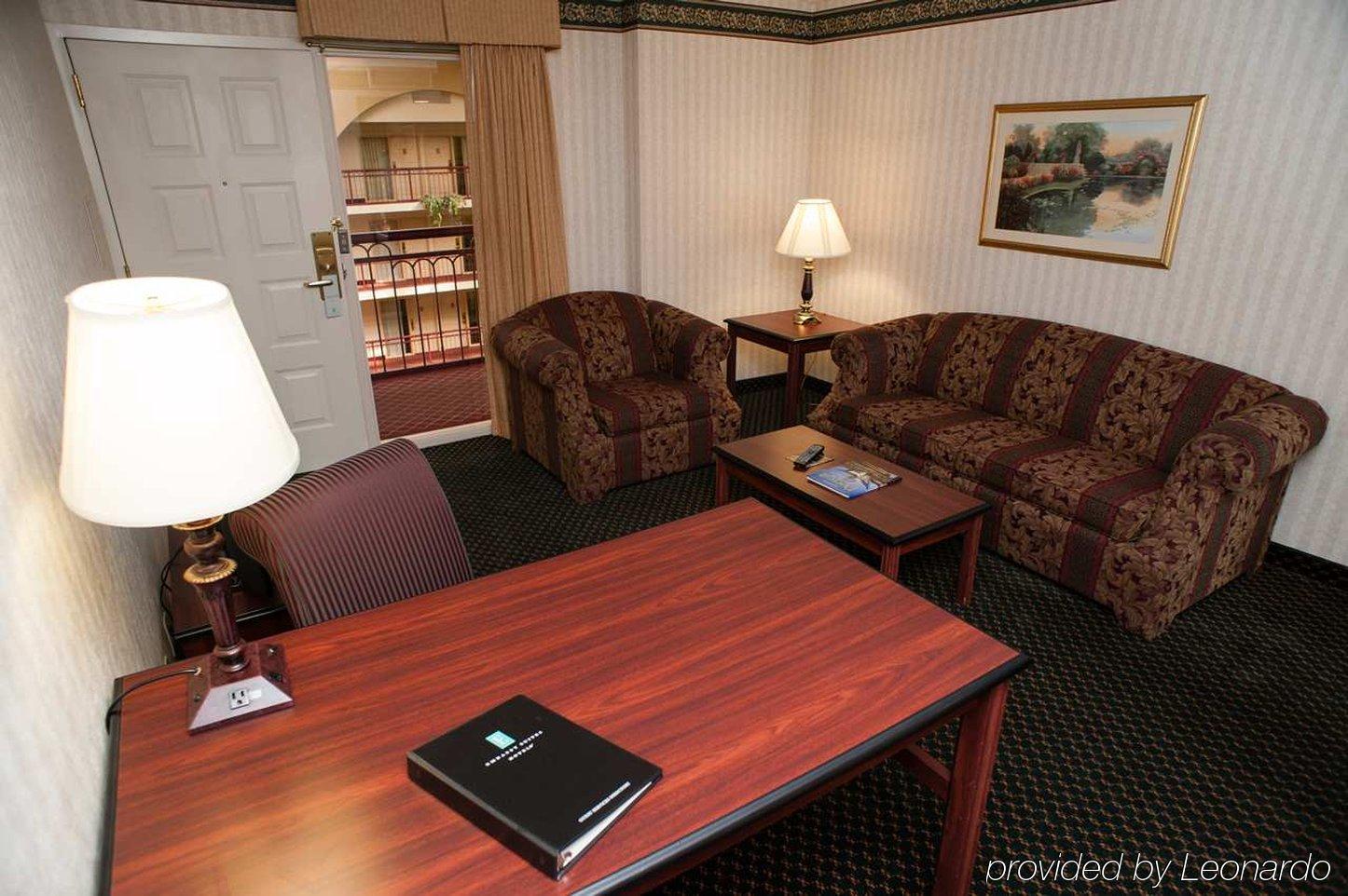 Embassy Suites By Hilton Detroit - Livonia/Novi Kültér fotó
