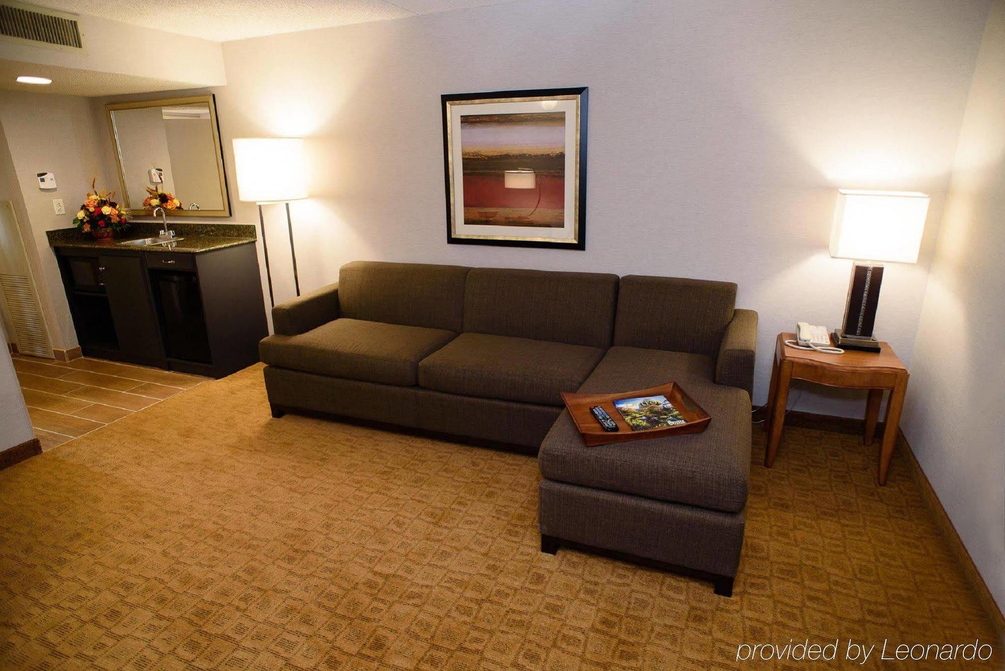 Embassy Suites By Hilton Detroit - Livonia/Novi Kültér fotó