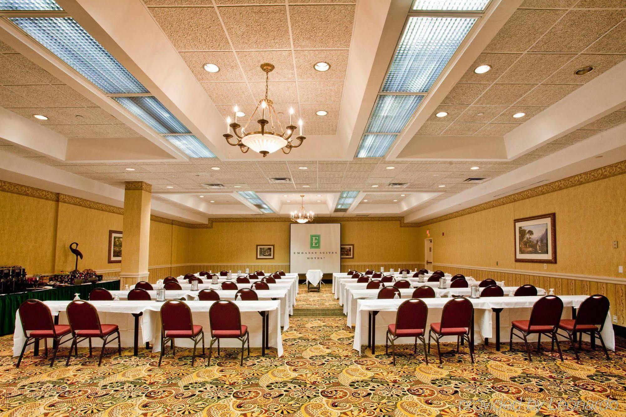 Embassy Suites By Hilton Detroit - Livonia/Novi Kültér fotó